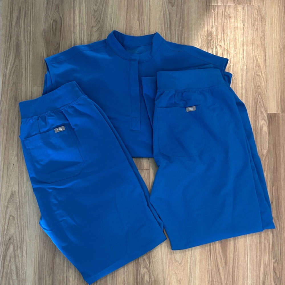 FIGS royal blue scrubs